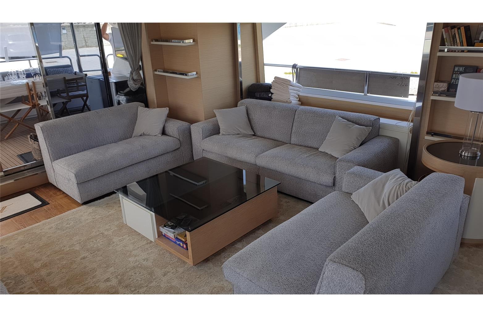 Benetti Delfino 93 10